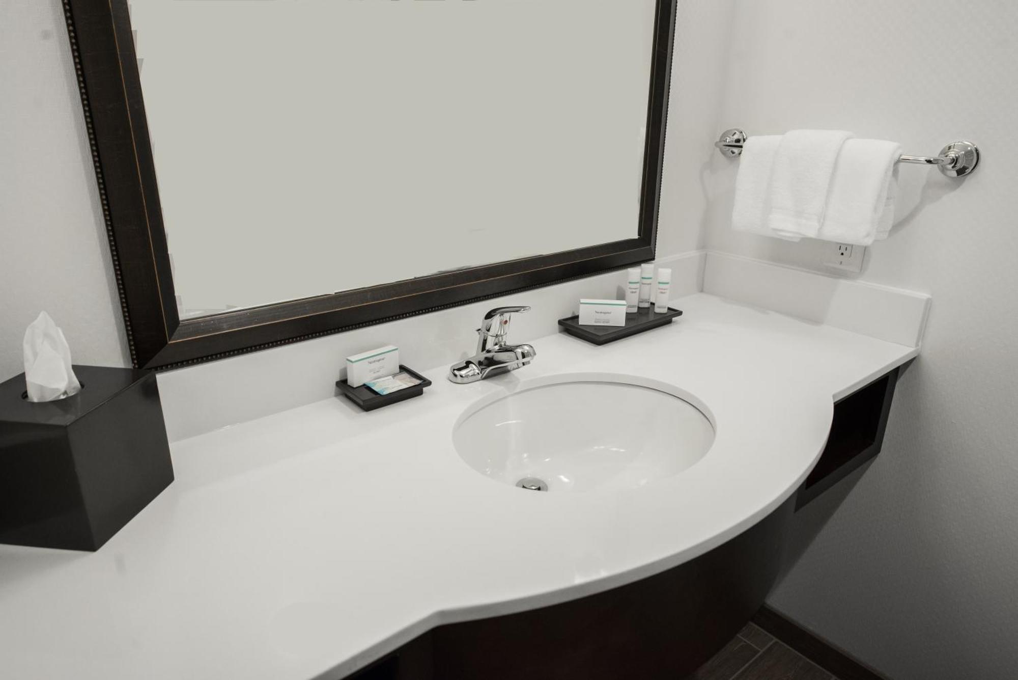 Hilton Garden Inn Indiana At Iup Ngoại thất bức ảnh