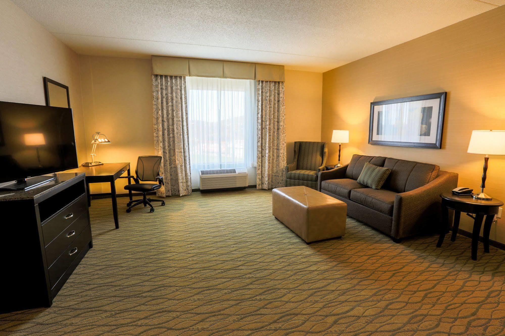 Hilton Garden Inn Indiana At Iup Ngoại thất bức ảnh